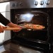 Ventes Pelle à pizza gâteau rond Ø 30,5 cm en métal avec manche en bois 79 cm de long Plateau cuisine déstockage - 2